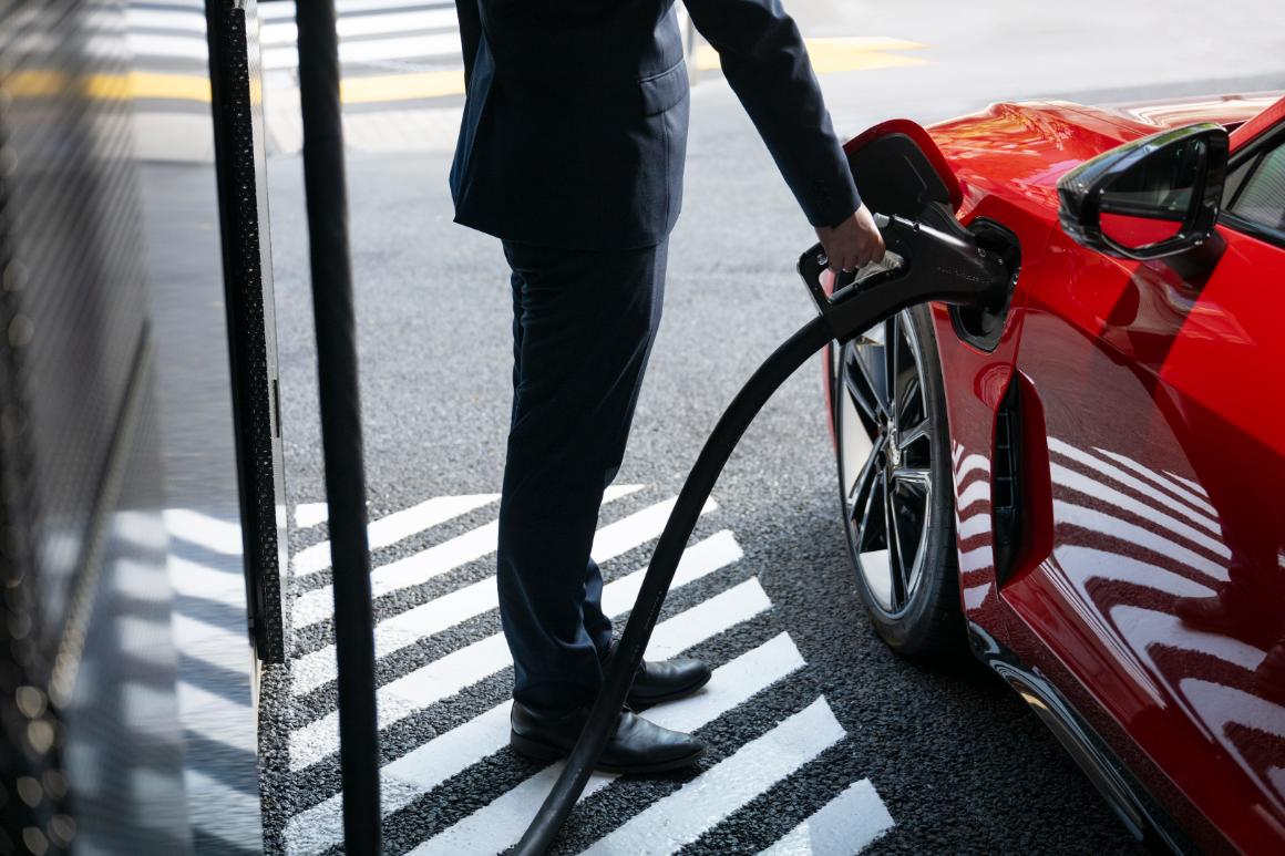 アウディ、Audi charging hub紀尾井町の利用者600名超 本日より新料金プランでの提供開始